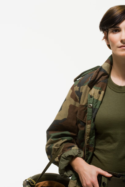 一个女兵的肖像图片下载