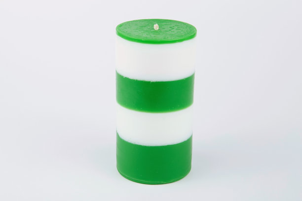 白色和绿色条纹手工蜡烛图片下载