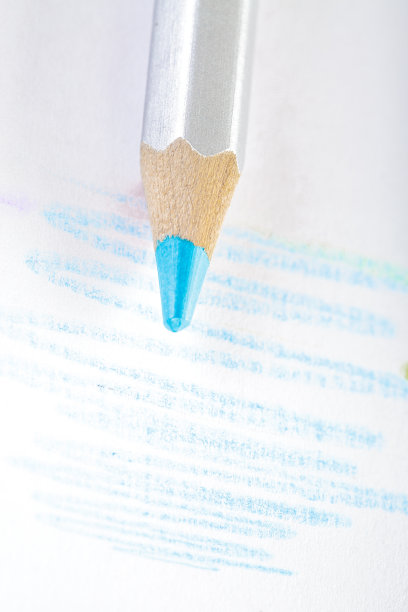 彩色铅笔画和白色背景的铅笔画图片下载