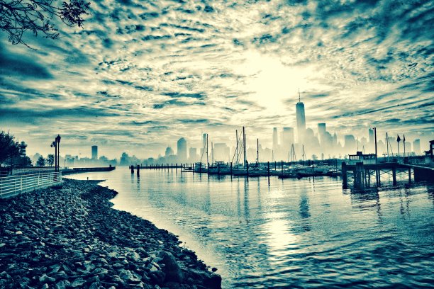 曼哈顿的鬼图片下载