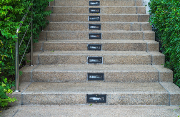 带花园的楼梯图片下载