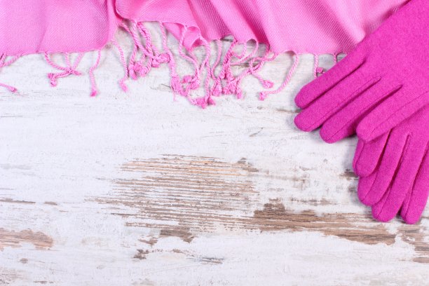 羊毛手套和披肩与文本副本空间图片下载