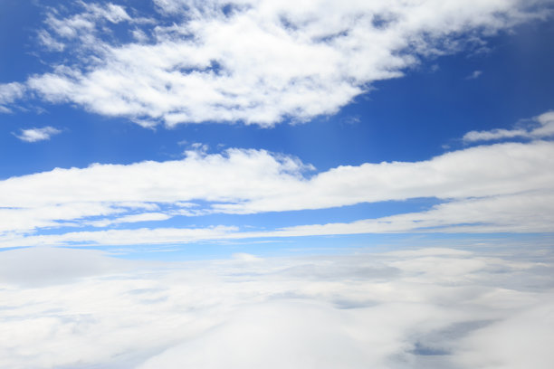 蓝色的天空云彩图片下载