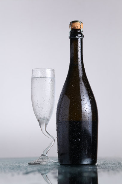 香槟酒瓶图片下载