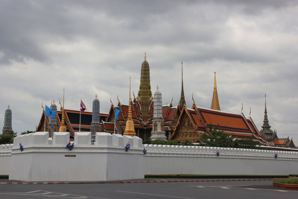 泰国曼谷翡翠佛寺和大皇宫图片下载