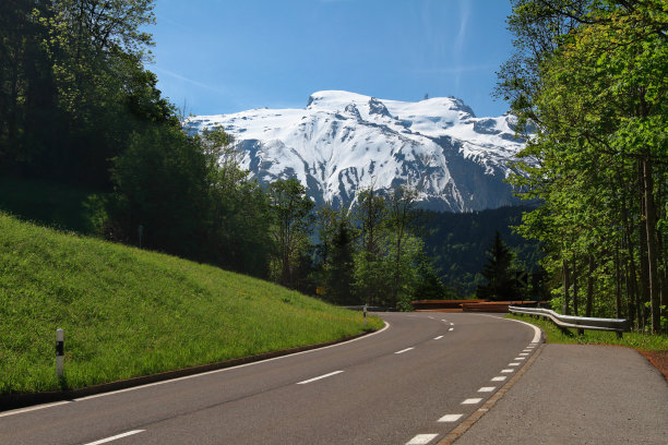 路在瑞士图片下载