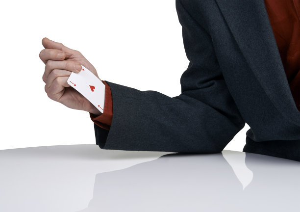 赌场玩家从袖子里抽牌图片下载