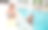 嬉戏的孩子们在游泳池里玩耍。图片下载