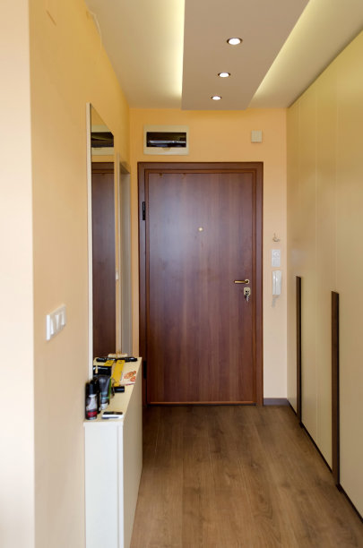 新粉刷的房间与现代LED照明图片下载