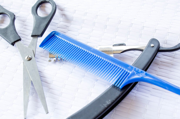 梳子,剪刀,剃须刀图片下载