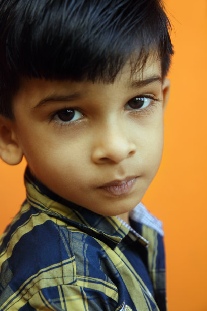 表情小男孩图片下载