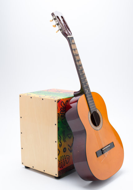 尔卡洪和吉他图片下载