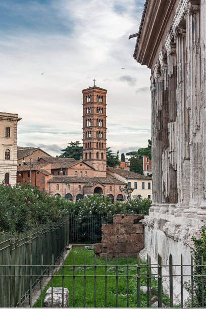 圣玛丽亚在cosmedin图片下载