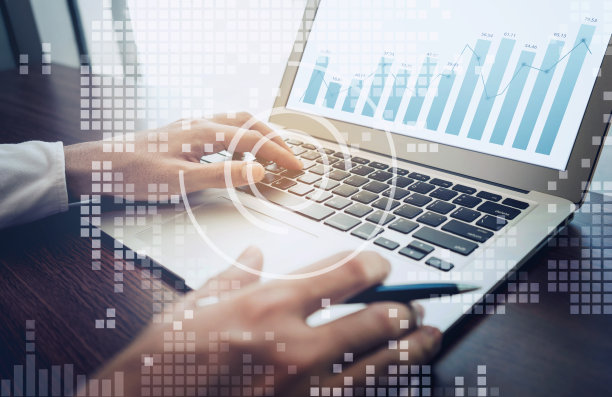 商人使用笔记本电脑，数字图表图片下载