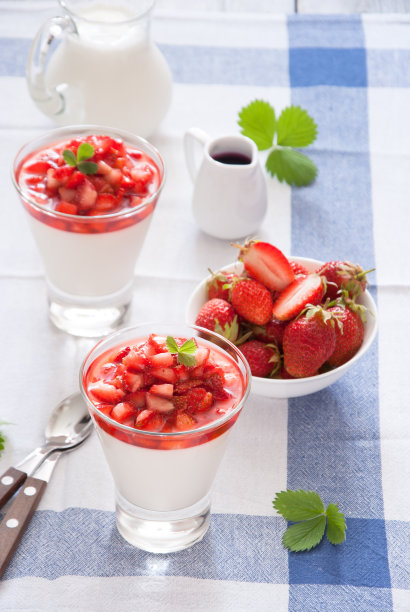 草莓奶酪图片下载