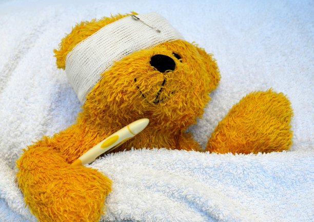 生病的泰迪熊图片下载