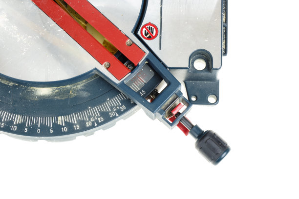 横切锯孤立图片下载