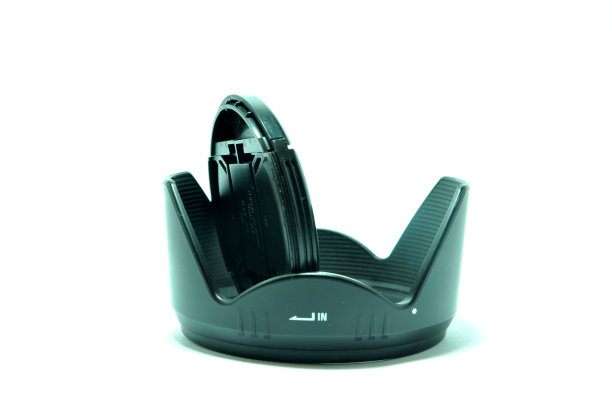 镜头罩在白色背景上图片下载