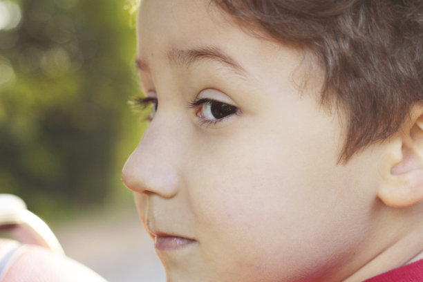 男孩看图片下载