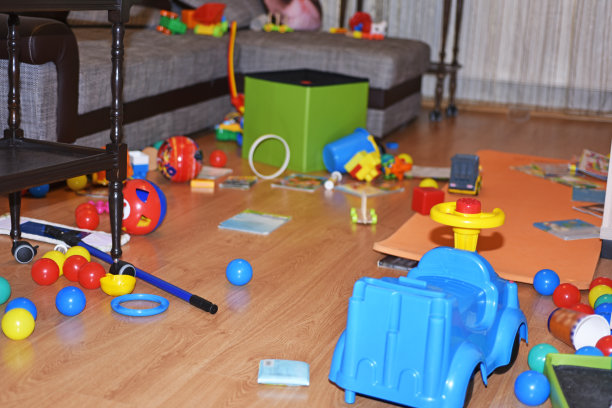 孩子们的房间乱七八糟。图片下载