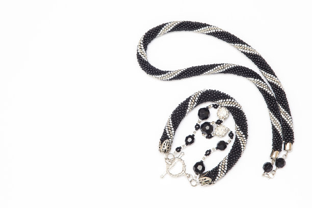 钩针项链和手镯图片下载