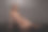 穿着泳装的年轻性感女人。水工作室的照片图片下载