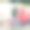 婚礼花束留在公园的轨道上图片下载