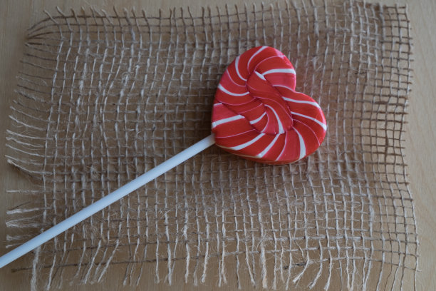 一个红心棒棒糖图片下载