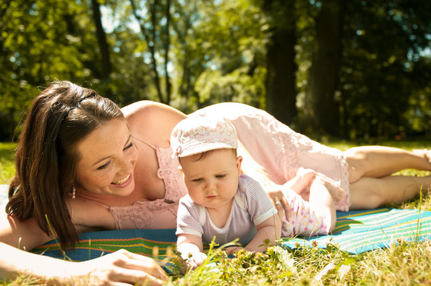 快乐时光-妈妈和宝宝图片下载