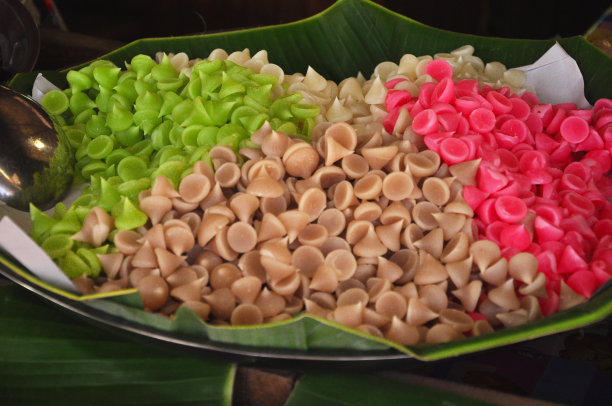 泰国漂亮的彩色点心甜点，非常美味甜，近看图片下载