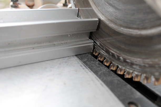 横切锯图片下载