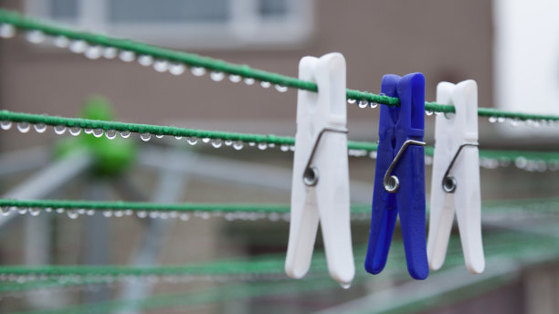 一根线上的钉子图片下载