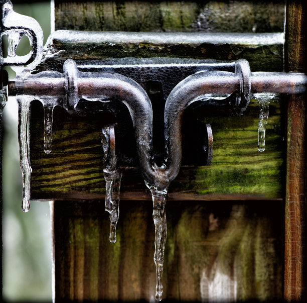 冰冻的锁图片下载