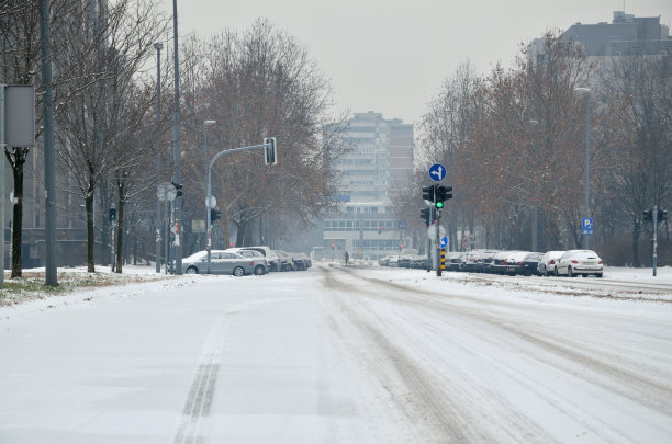冬天的城市街道图片下载