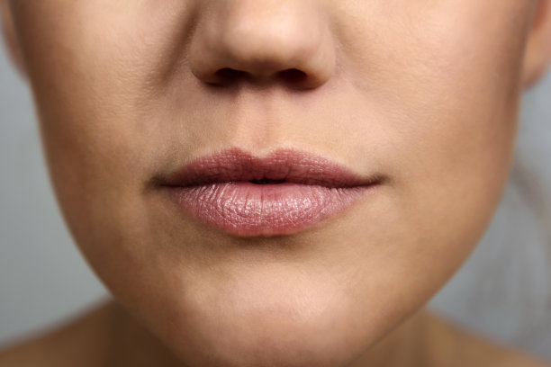 女人的嘴图片下载