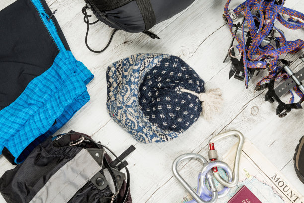 旅行家，登山者，学生，青少年的装备。图片下载