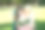 十几岁的女孩和她的奶奶在公园里看书图片下载