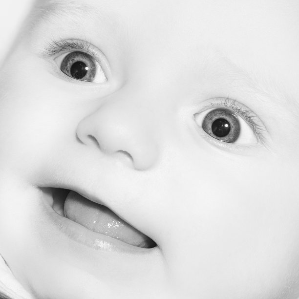 新生儿的脸，眼睛，嘴和鼻子图片下载