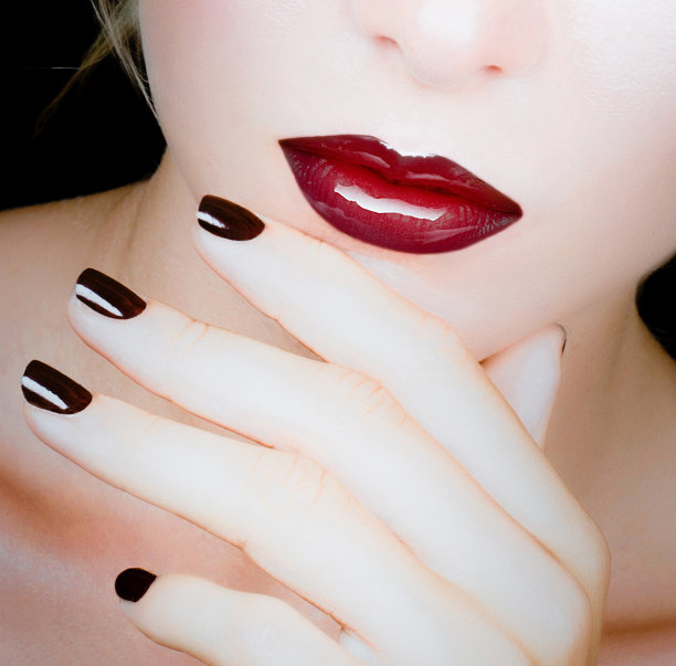 红唇和指甲图片下载