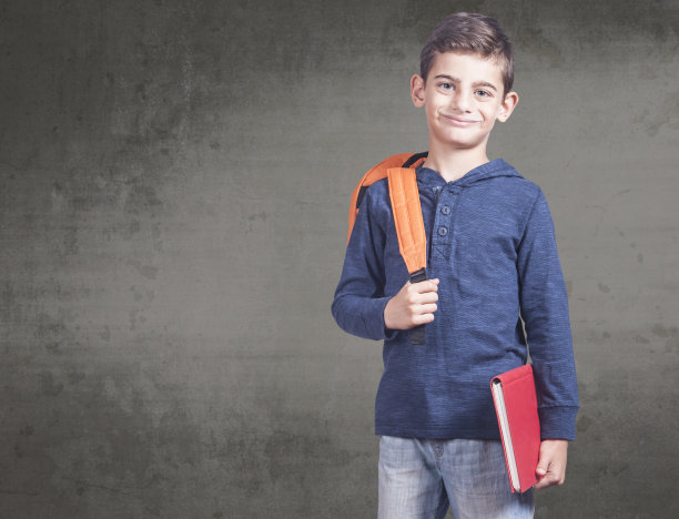 可爱的小男生图片下载