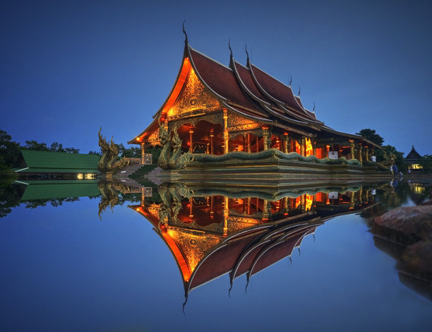 泰国乌汶拉查塔尼公共场所(在泰国未见)图片下载