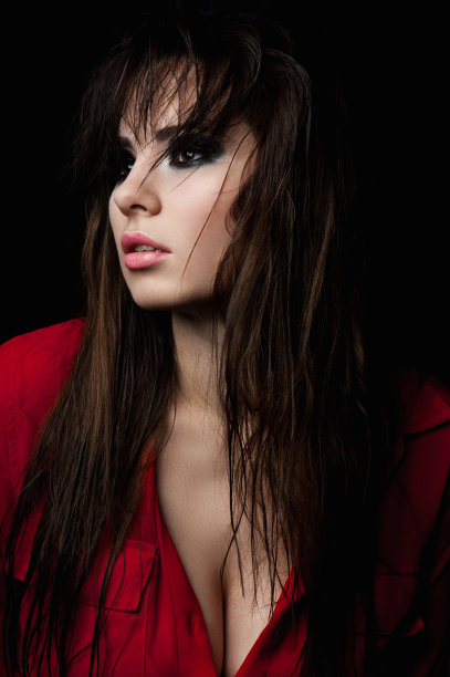 烟熏妆的时尚美女模特图片下载
