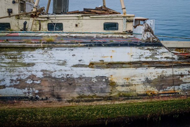 饱经风霜的船图片下载