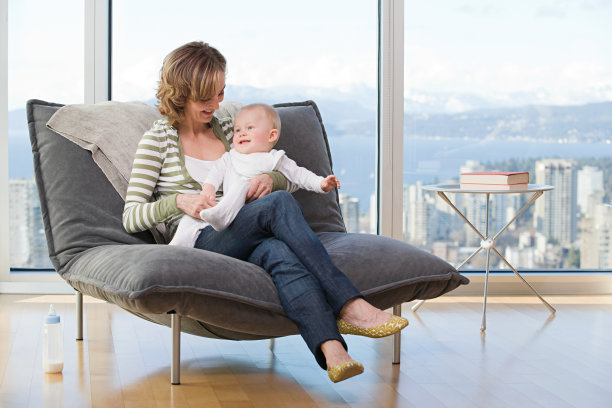 母亲和婴儿图片下载