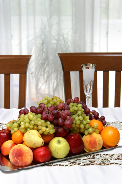 盘子里有很多水果图片下载