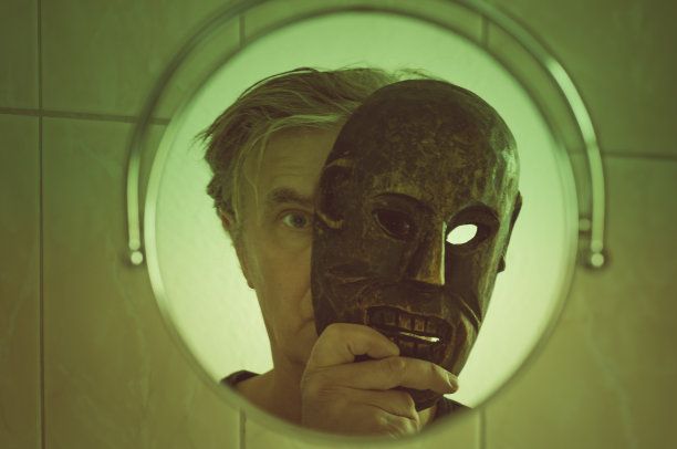 镜像，戴面具的男人图片下载