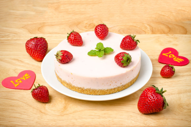 草莓芝士蛋糕图片下载