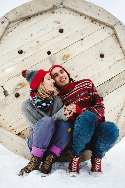年轻的夫妇图片下载