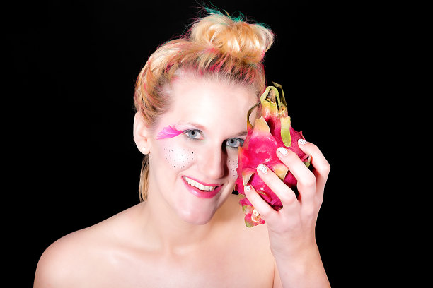 模型遇上火龙果图片下载