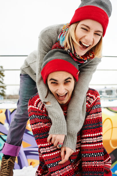年轻的夫妇图片下载